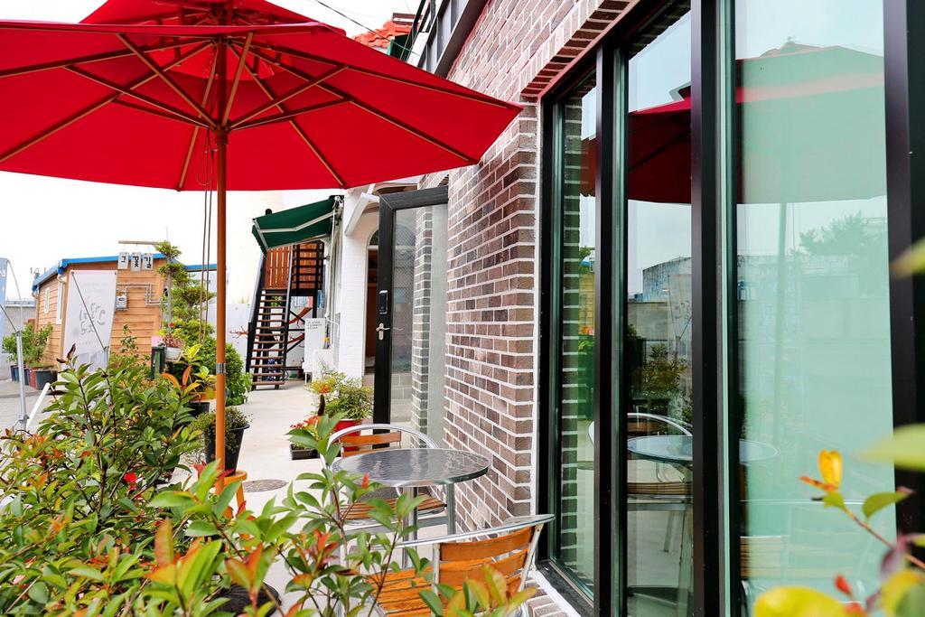 The Flower Road Guesthouse Suncheon Exteriör bild